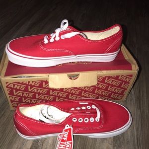 Vans shoes in men : 7.5 women’s 9.0